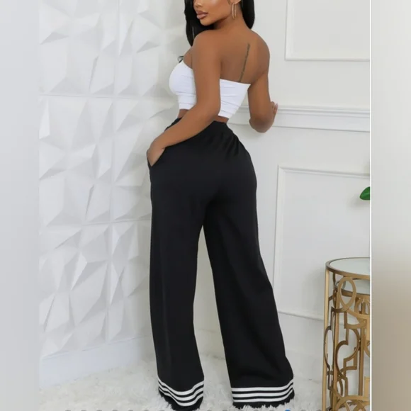 037. Chic Black and White Wide-Leg Pants - Picture 2 of 4